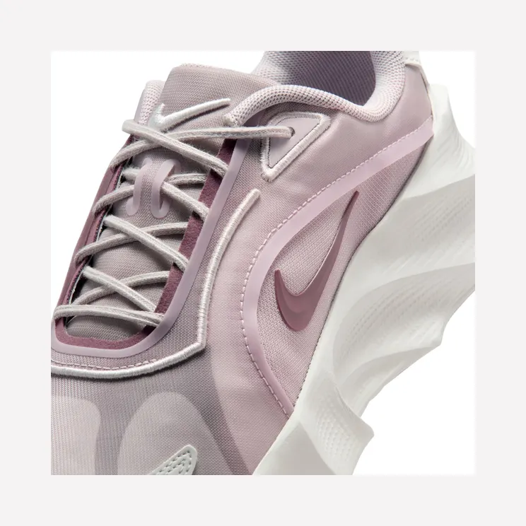 nike-aura-edge HQ7025-001