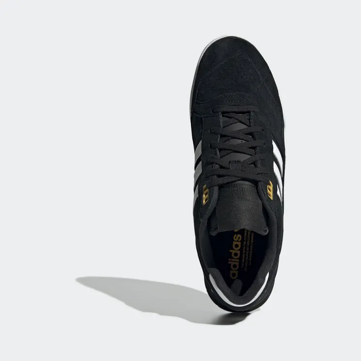 adidas-a-r-trainer EE9393