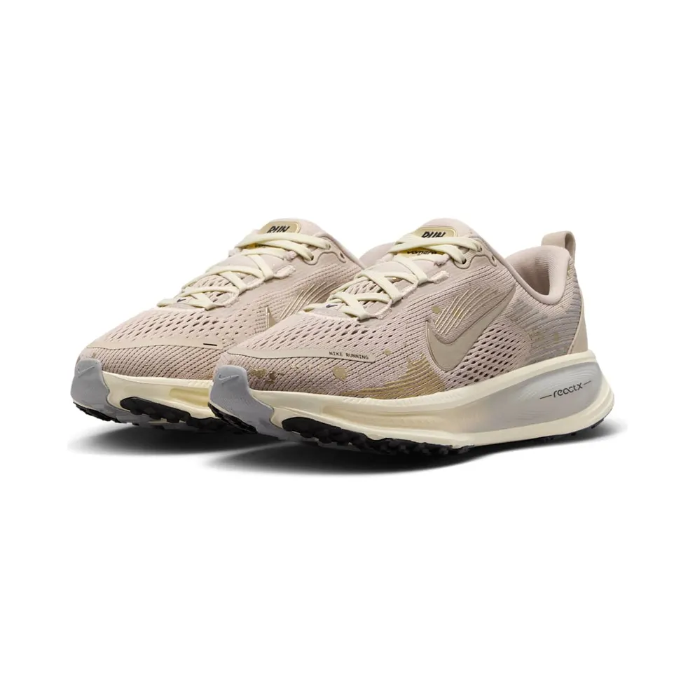 Nike Vomero 18 GS “Cream Coconut Milk Metallic Gold Grain” (IM6127-200)
