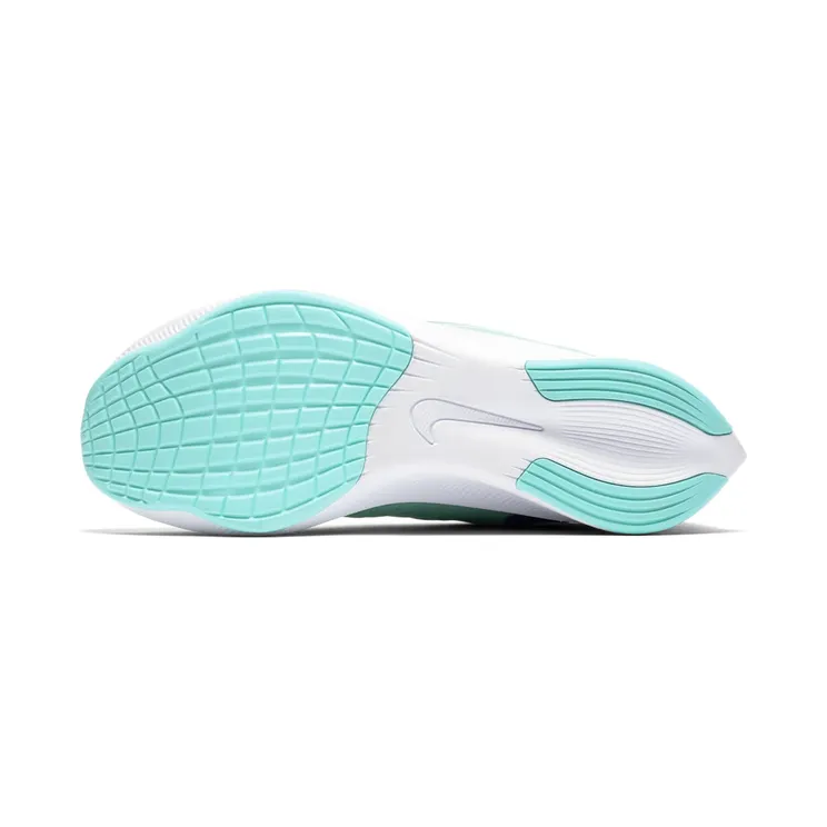 nike-zoom AT8241-300