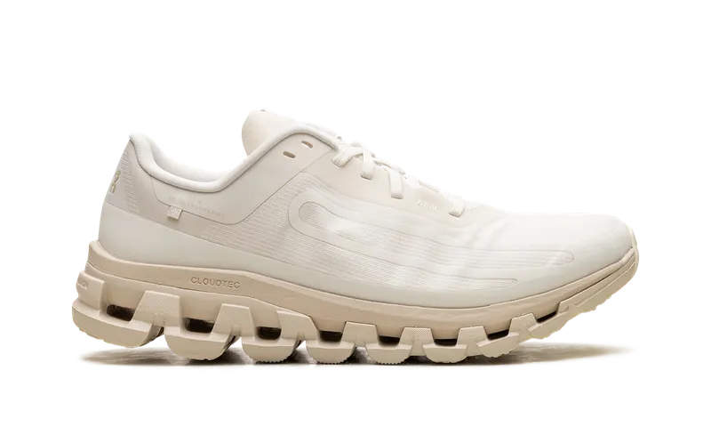 On Running Cloudflow 4 “IKON White Moon” (3WE30270887)