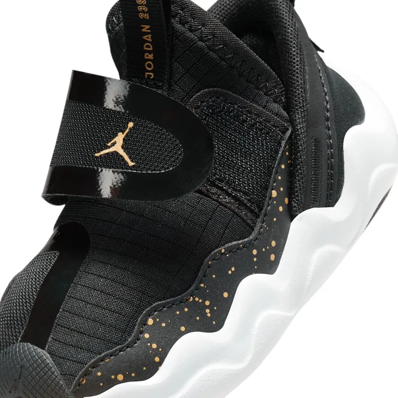 Jordan 23/7 Black White Metallic Gold (DQ9294-017)