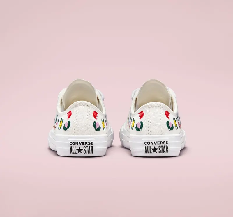 Converse Chuck Taylor All Star Floral Embroidery (A02211C)