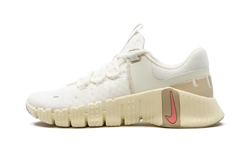 Nike Free Metcon 5 “Sail Sanddrift” (DV3950-100)