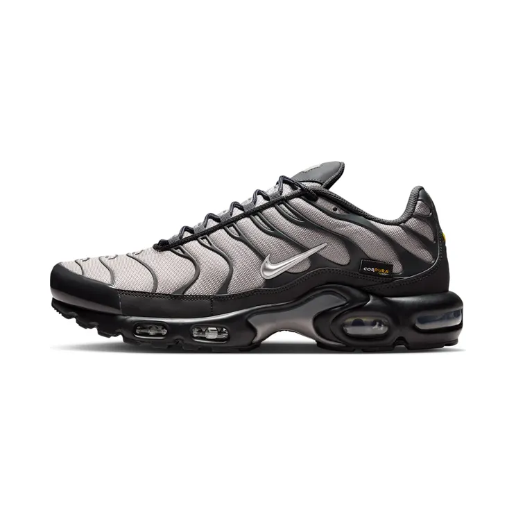 Nike Air Max Plus “Dark Smoke Grey / College Grey / Summit White / Metallic Silver” (IM5983-070)