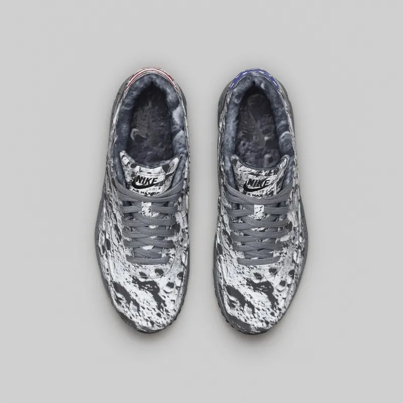 Nike Air Max Lunar90 SP Moon Landing (700098-007)