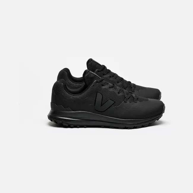Veja Fitz Roy “Black” (FT1803771)