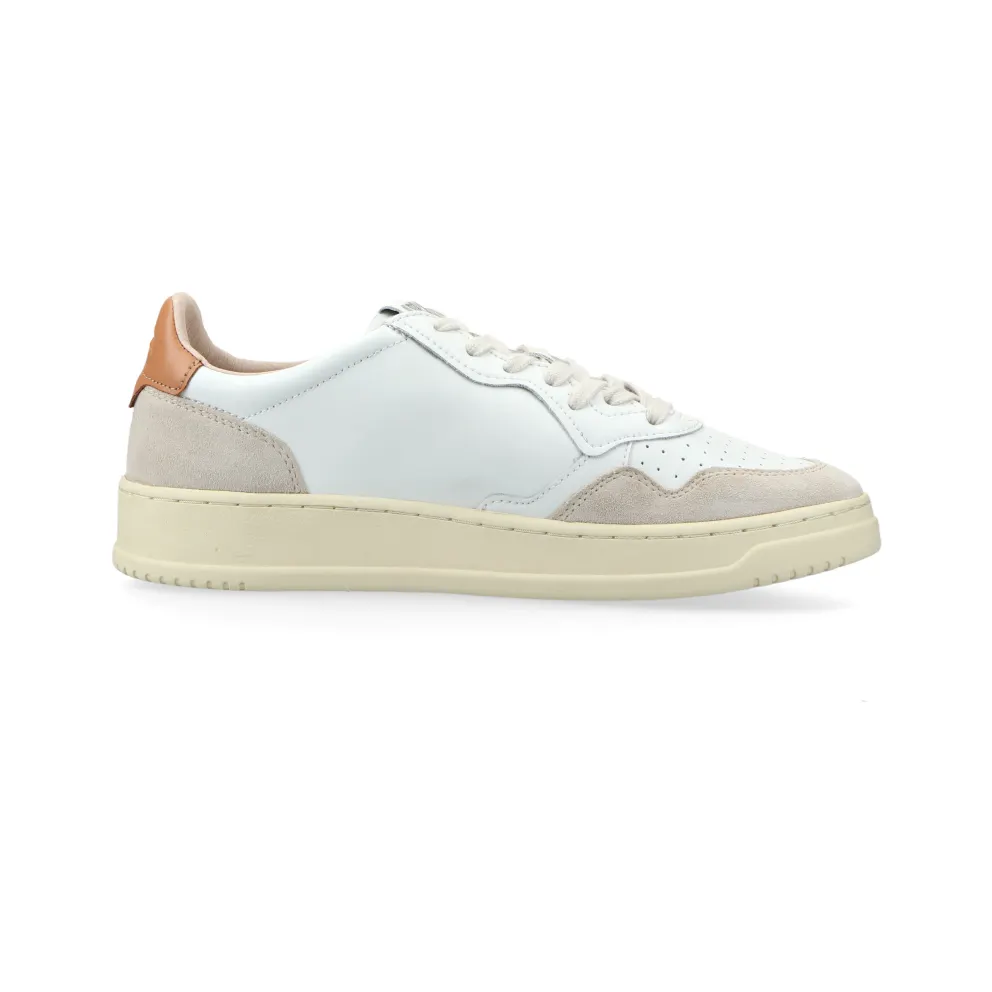 Autry Medalist Low W (leat / suede white / sandstorm) – AULWLS76