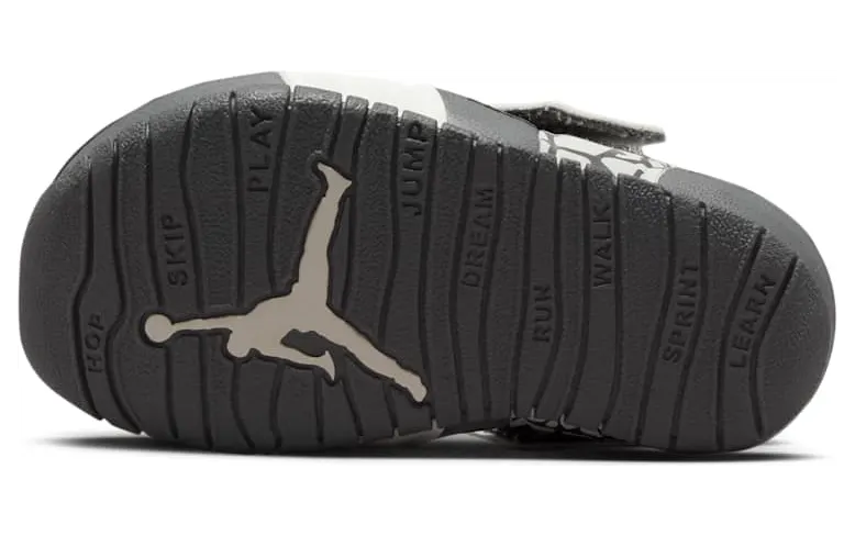jordan-flare CI7850-100