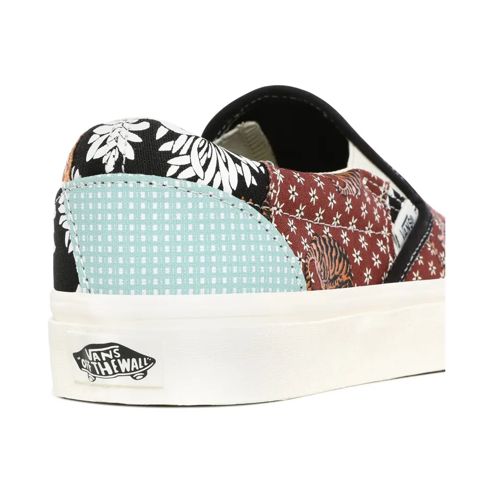 Vans Classic Slip-On ‘Tiger Patchwork’ Black/True White (VN0A4U381IO)