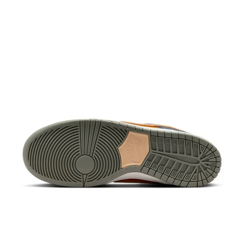 Nike SB Dunk Low Pro “Light Carbon” (HF3063-002)