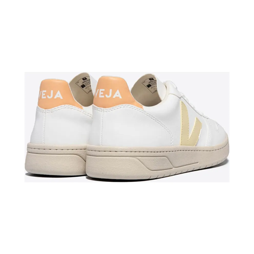 Veja V-10 White