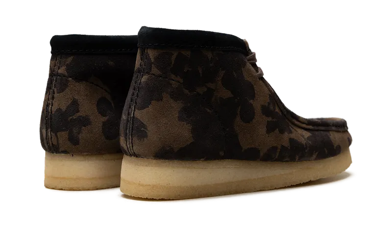 Clarks Wallabee Boot “Black/Khaki” (26174035)