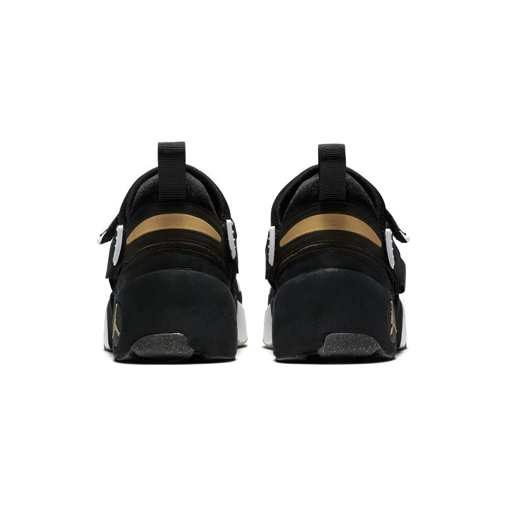 Jordan Trunner LX BHM (2017) White/Black-Metallic Gold (909408-032)