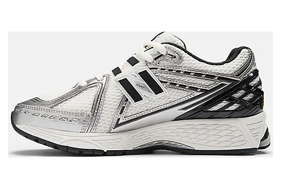 New Balance 1906R “Silver Metallic”: chroom op straatniveau (2)