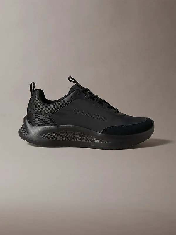 Calvin Klein Ck Curve – Lightweight Runner “TRIPLE BLACK” (HM0HM023420GJ)