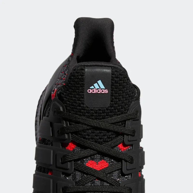 adidas Ultraboost 5.0 DNA Core Black / Core Black / Vivid Red (GX4105)