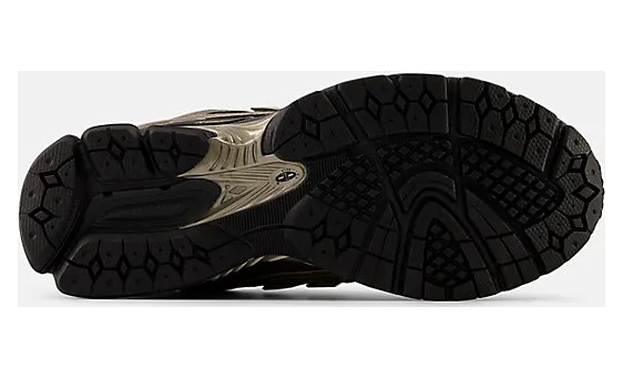 New Balance 1906R “Bronze”: metallic glans voor je rotation (5)
