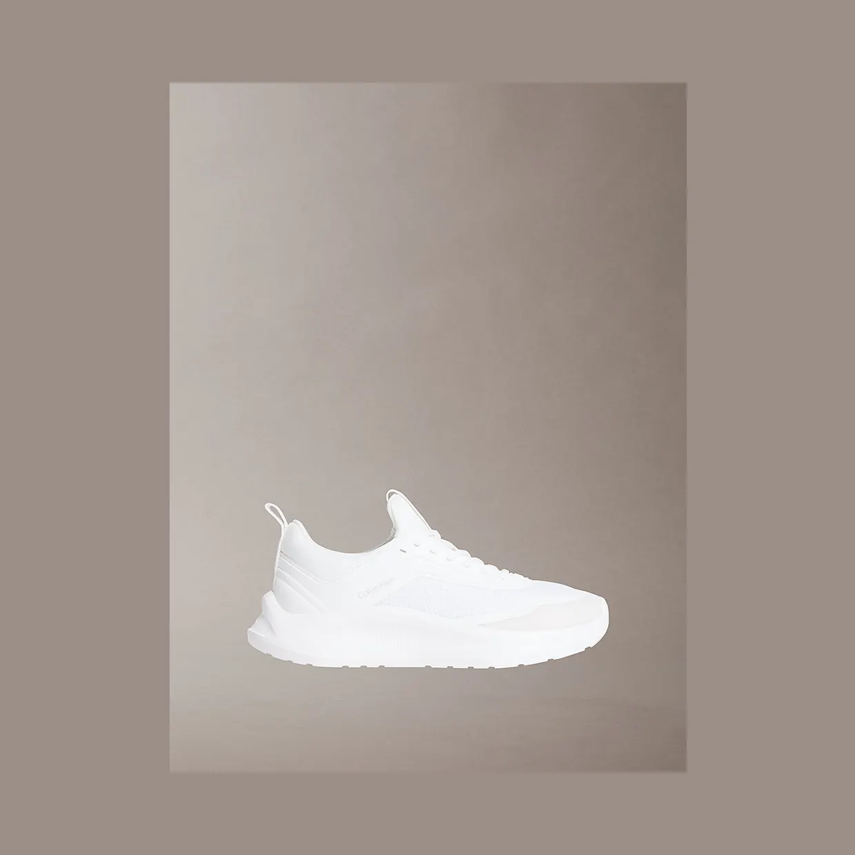 Calvin Klein Ck Curve – Lightweight Runner “BRIGHT WHITE/DK ECRU” (HW0HW030230HT)