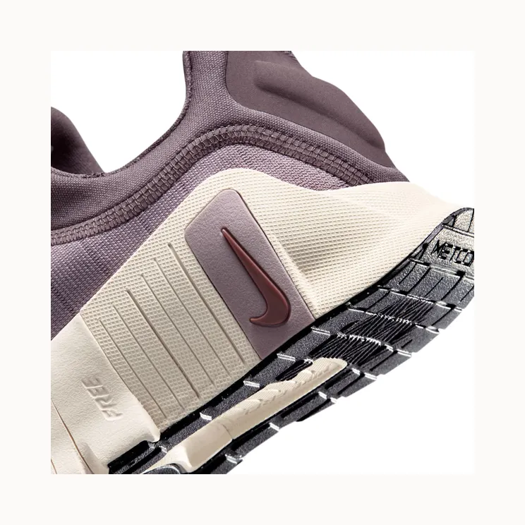 nike-free FJ7126-200