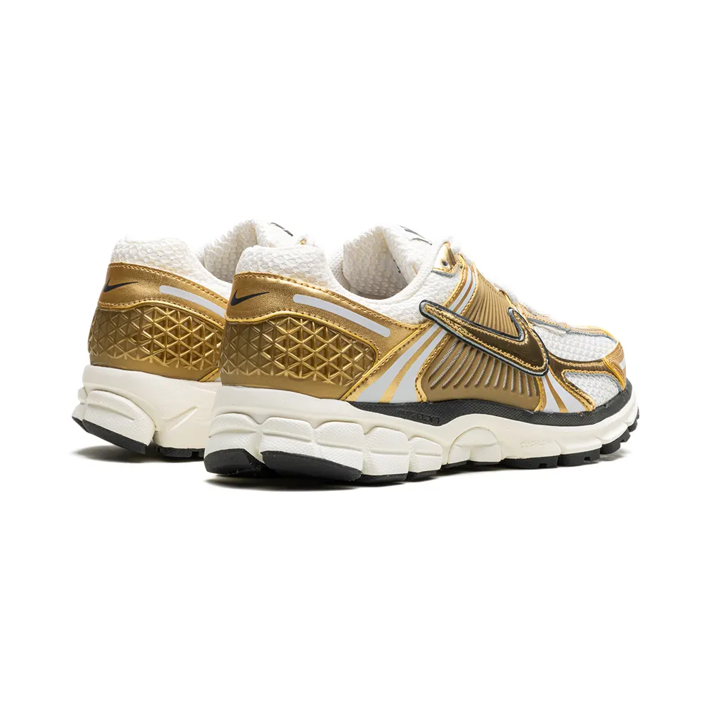 Nike Zoom Vomero 5 “Metallic Gold” (HF7723-001)