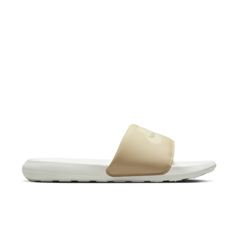 Nike Victori One “Sanddrift Coconut Milk” (CN9677-108)