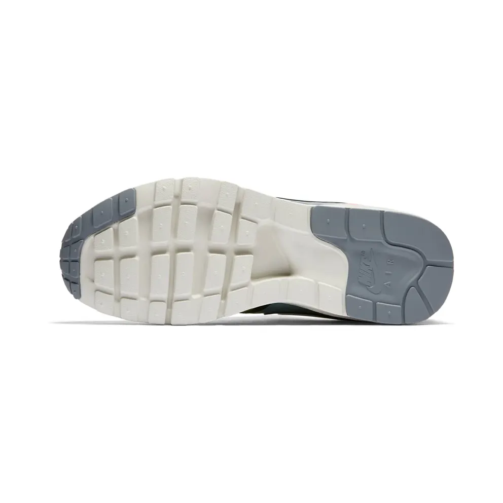 Nike Air Max Zero SI “Black / Cool Grey / Total Crimson / Light Bone” (881173-001)