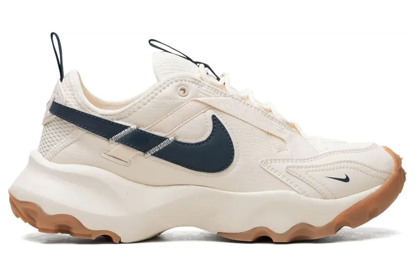 nike-sneaker DR9761