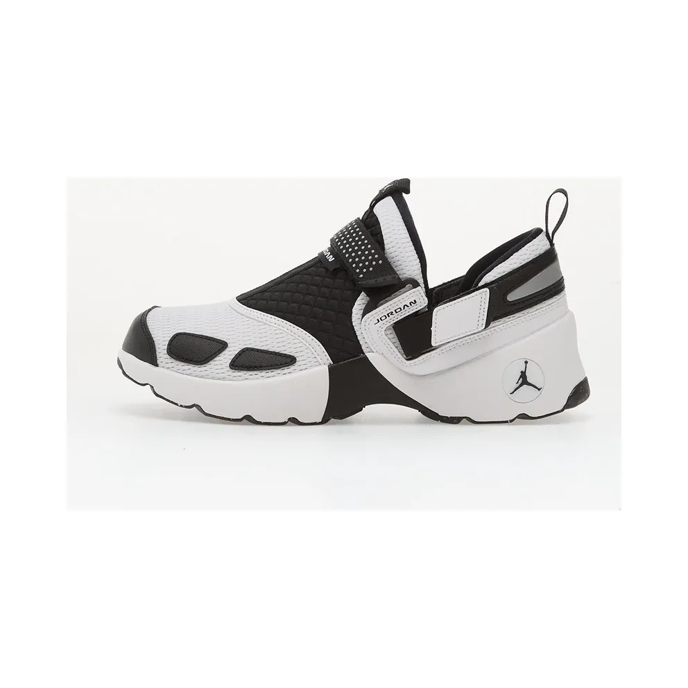 Jordan Trunner LX White Black