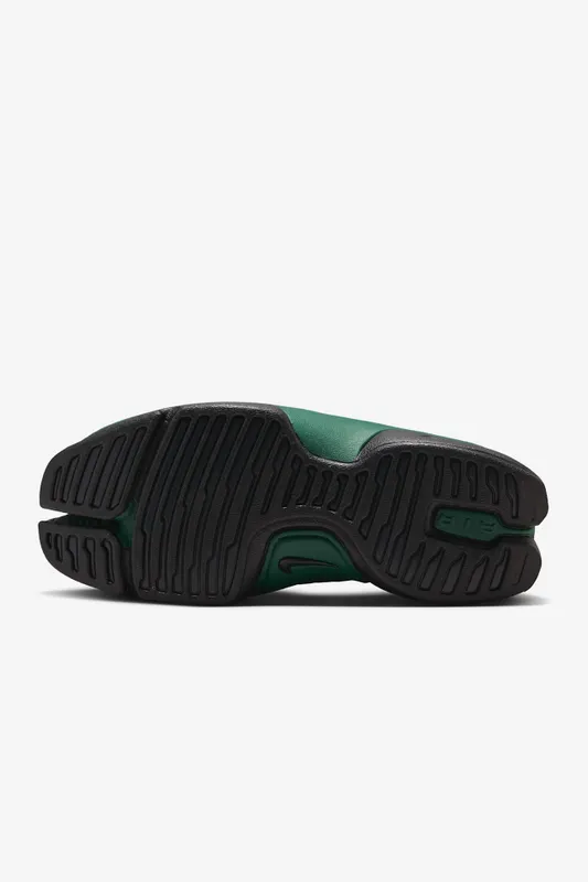 Nike Rift 2 – “Black / Team Dark Green / Fire Red” (IQ8006-002)