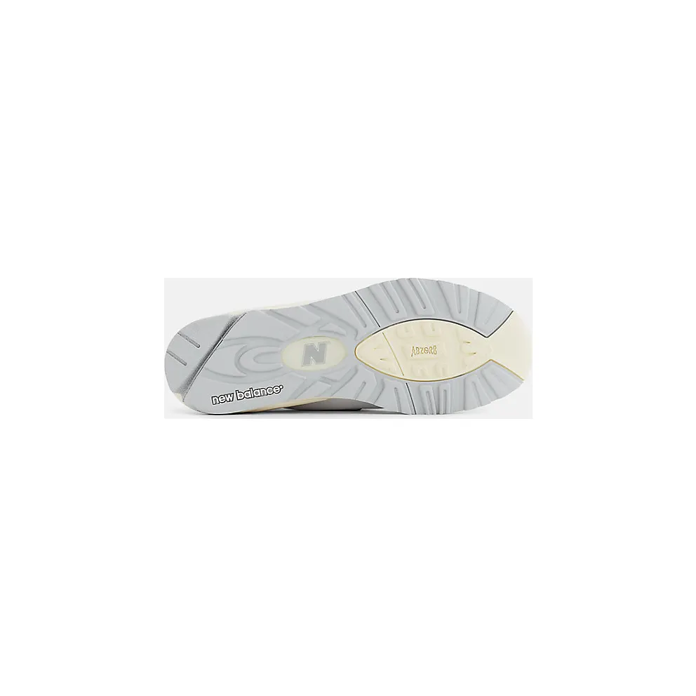 New Balance New Balance White/Grey (M990TC2)
