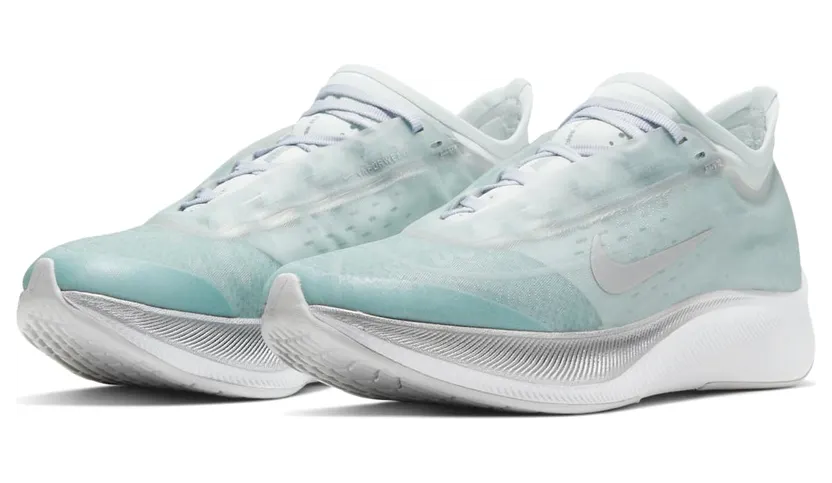 nike-zoom AT8241-302