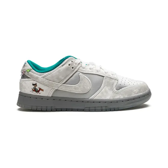 Nike Dunk Low SE “Grey” (DO2326)