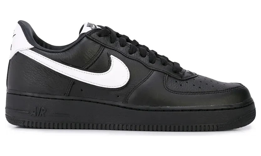 Nike ‘Air Force 1’ – Black (CQ0492)