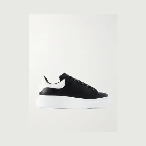 Mcqueen Exaggerated-Sole Studded Leather Sneakers Black (553680WIEEX)