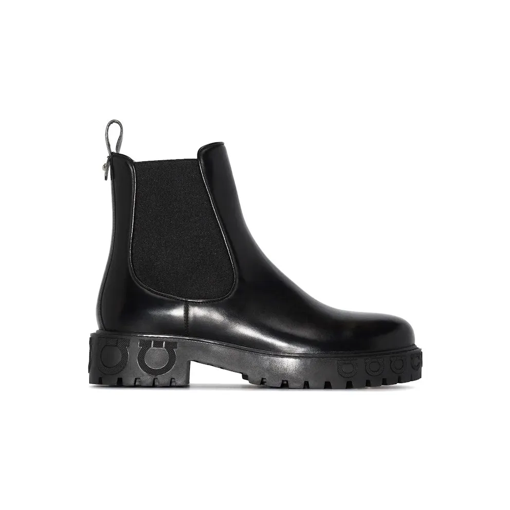 Ferragamo Gancini Logo Detail Chelsea Boots Black (01N662741326)