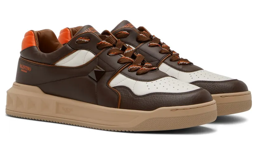 Valentino Garavani Brown & Off-White One Stud Low-Top Sneakers (1Y2S0E71CWA) (4)