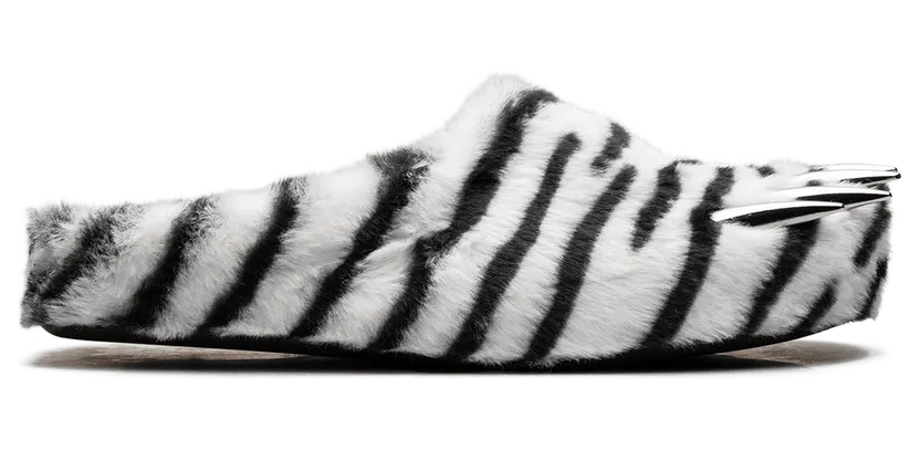bravest-studios-sneaker BS96