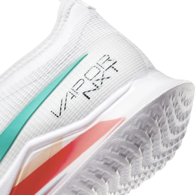 nikecourt CV0742-136