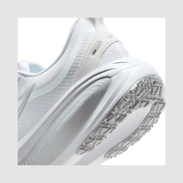 nike-vomero HQ7001-100