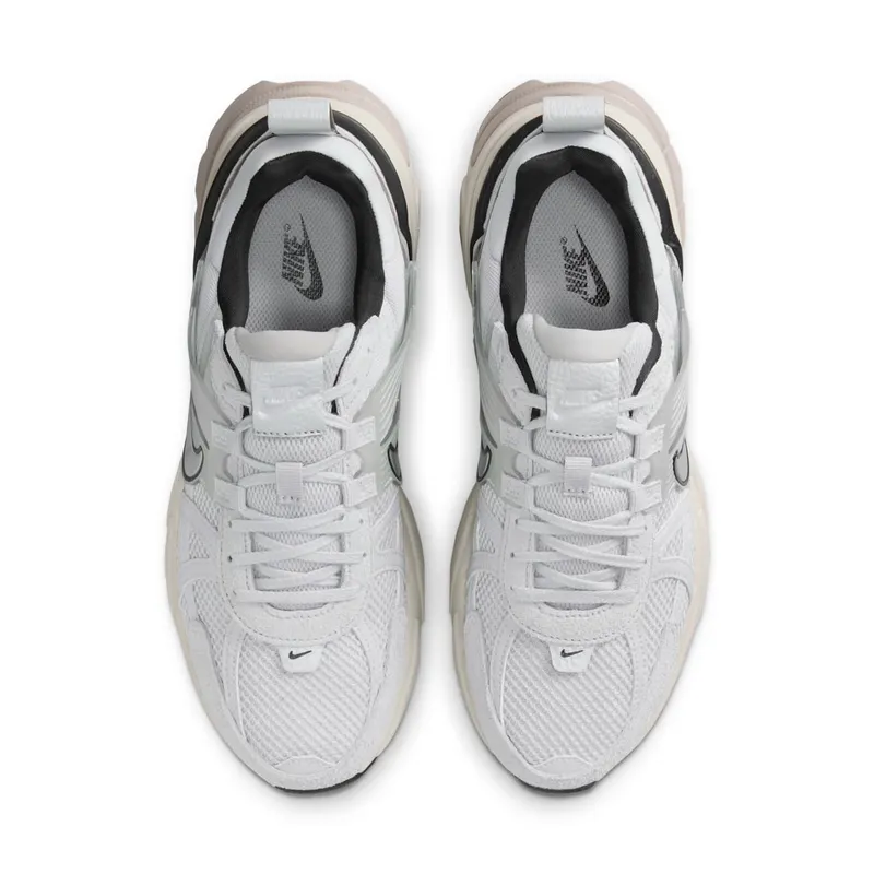 Nike V2K Run “Pure Platinum / Chrome” (FN6703-002)