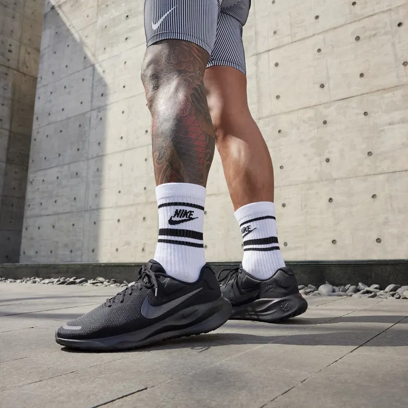 Nike Revolution 7 “Black Off Noir” (FB2207-005)