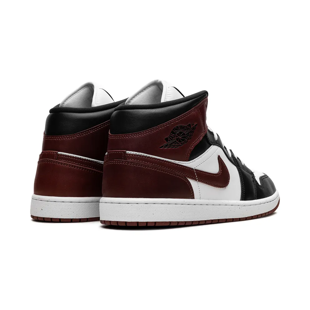 Jordan 1 Mid SE “Dark Pony” (HF3216-102)