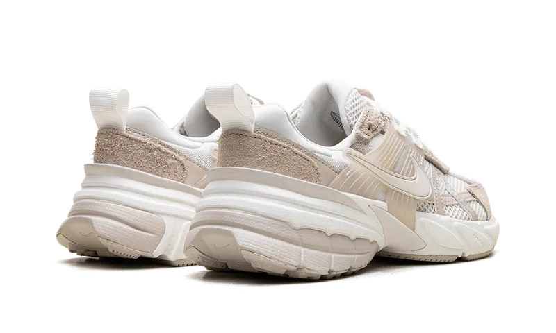 Nike V2K Run “Sail Sand Drift” (HV3917-133)