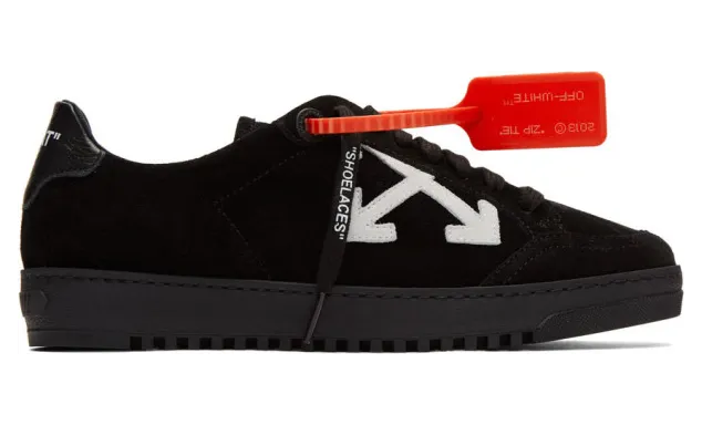 Off-White Black Low 2.0 Sneakers (OMIA042R207800541010)
