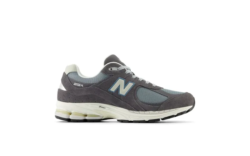 New Balance 2002R “Magnet” (M2002RFB)