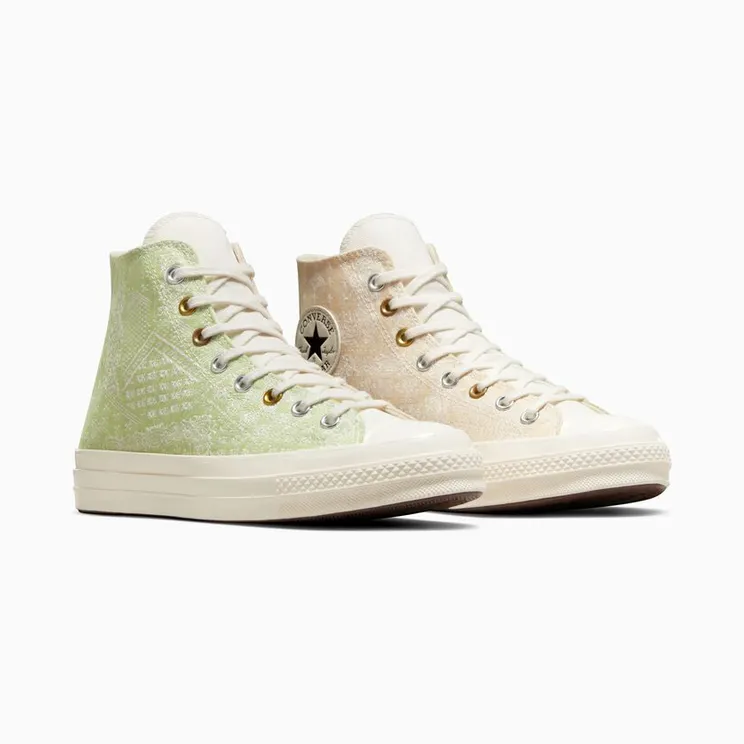 converse-chuck-taylor-all-star A04496C