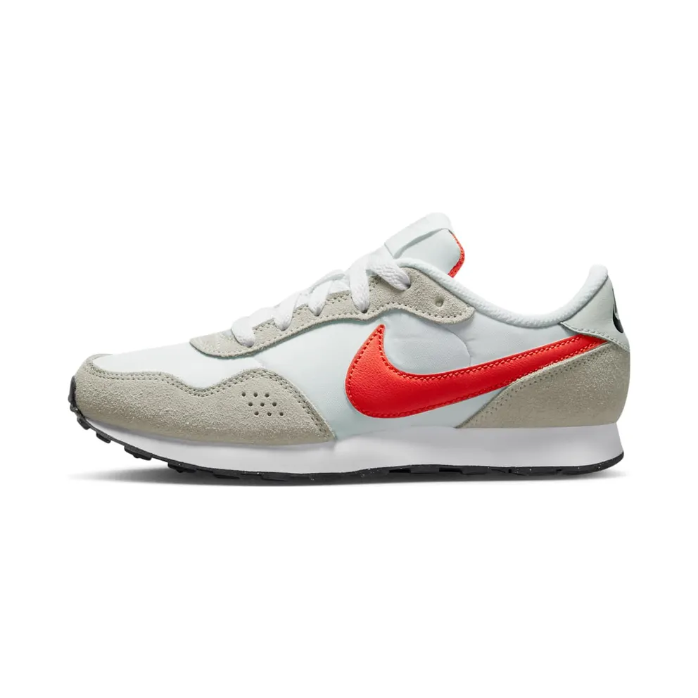 Nike MD Valiant GS “PURE PLATINUM PICANTE RED” (CN8558-020)