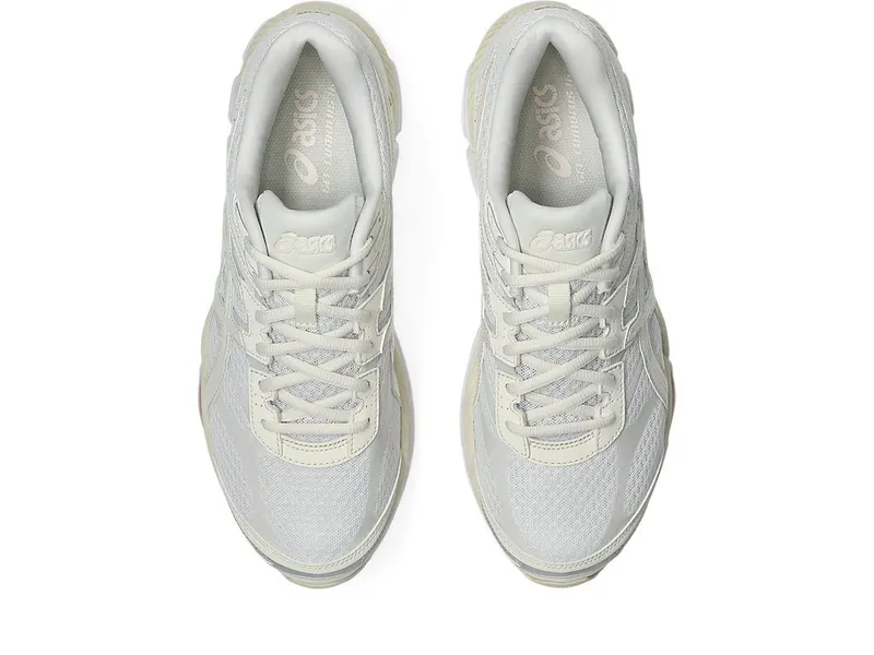 ASICS GEL-CUMULUS 16 “White / Cream” (1203A887-100)