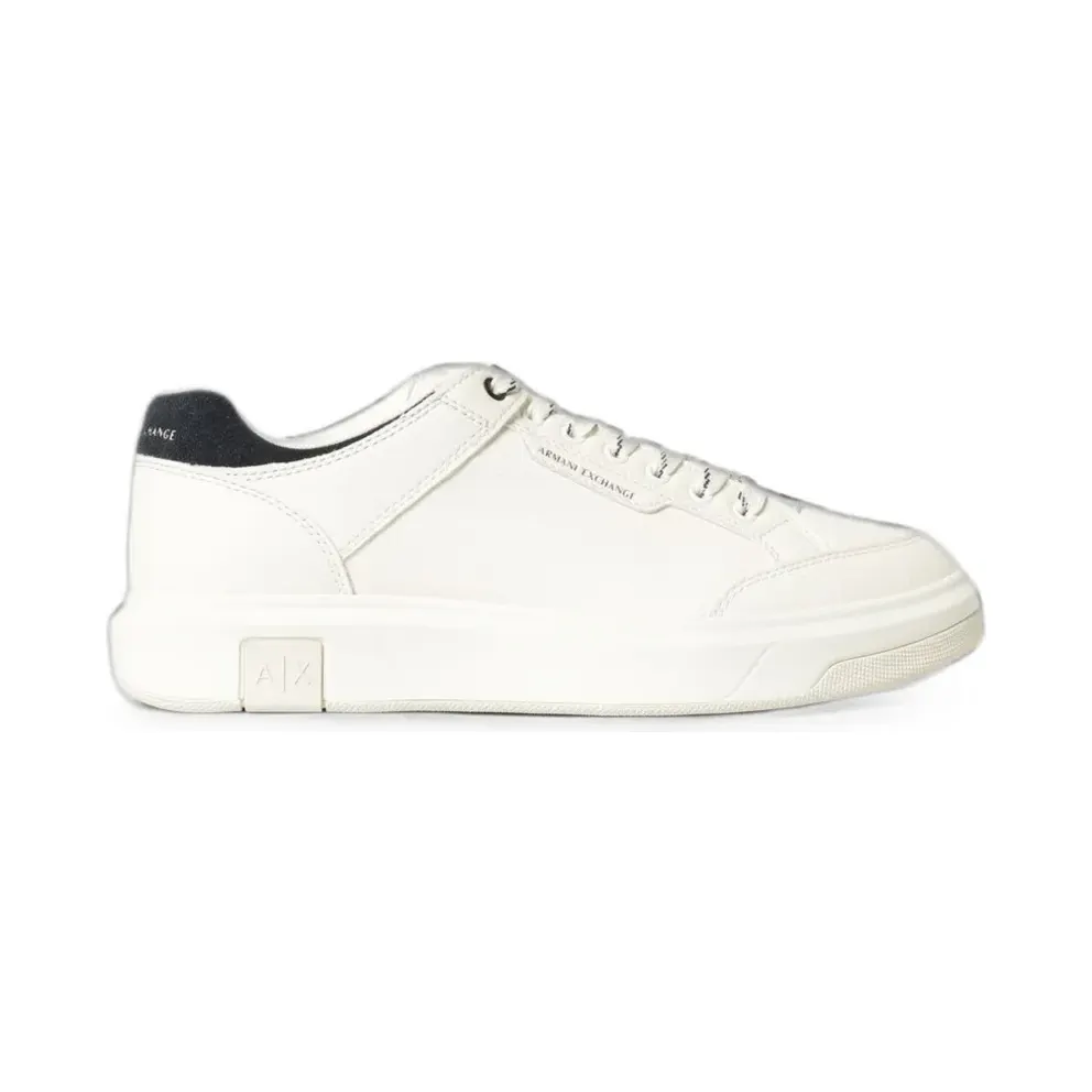 Emporio Armani Exchange with logo-patch – Black (XM001722AF17540)